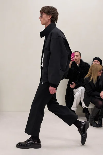Look 125